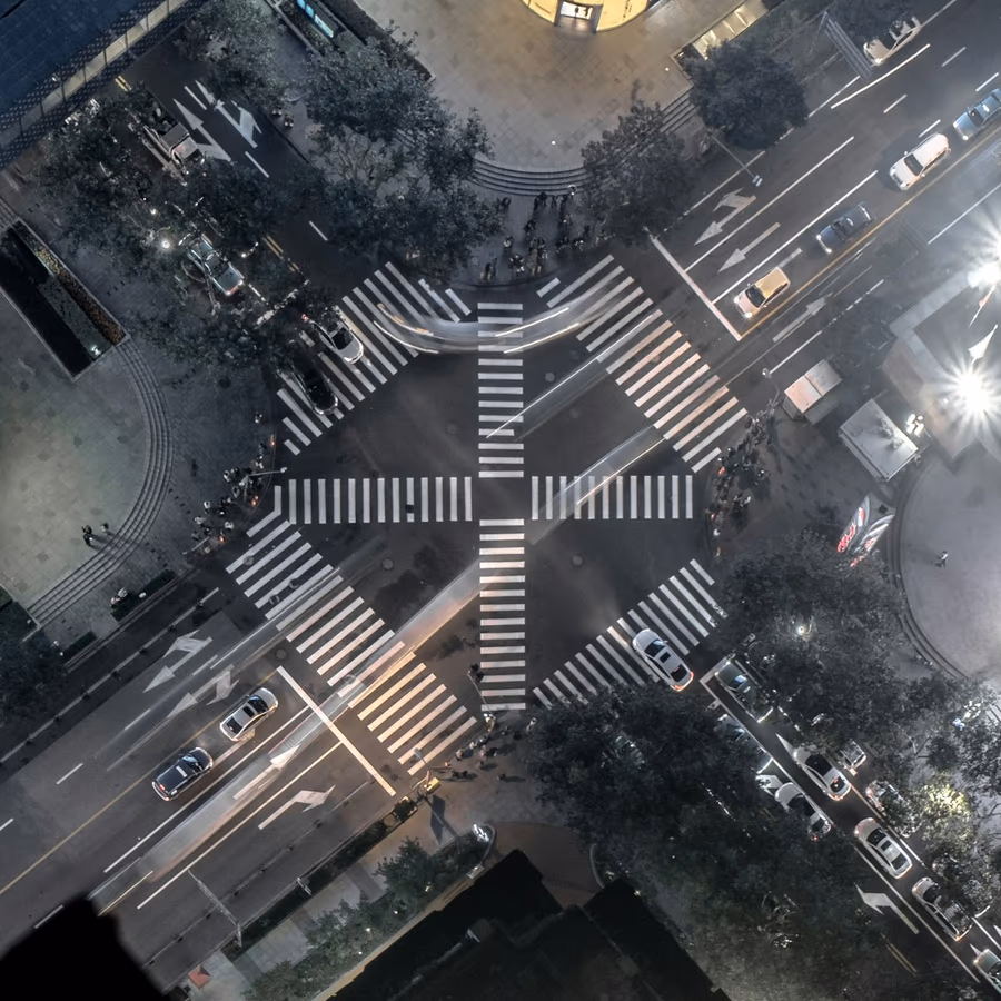 Intersecciones y señalización